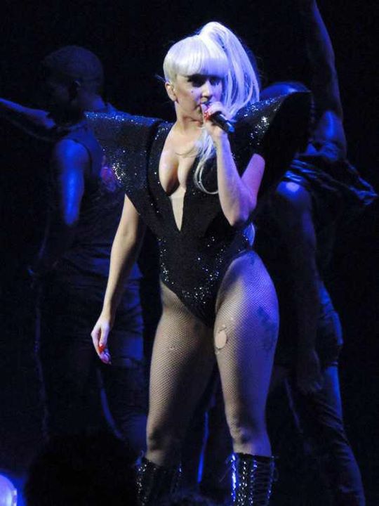 Lady Gaga ระเบิดความมันส์แดนซ์กระจาย!!! ที่งาน KIIS FM Jingle Ball