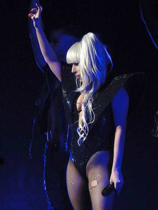 Lady Gaga ระเบิดความมันส์แดนซ์กระจาย!!! ที่งาน KIIS FM Jingle Ball