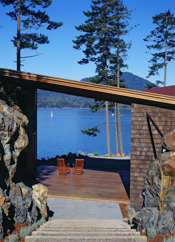 Lake Home Design by Contemporary Canadian Architects