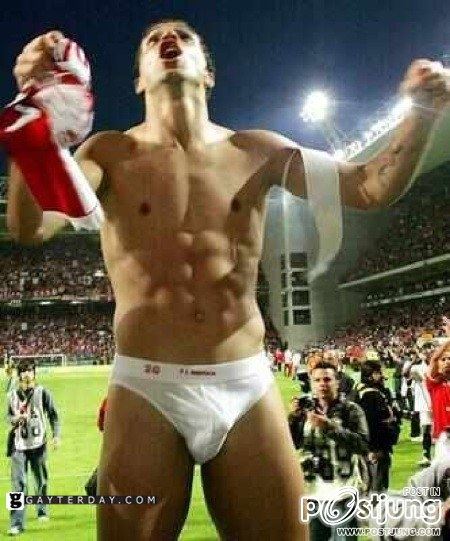 นักฟุตบอล ตุง!!! เสียวๆกันกลางสนาม O!O