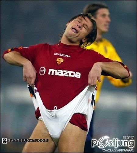 นักฟุตบอล ตุง!!! เสียวๆกันกลางสนาม O!O