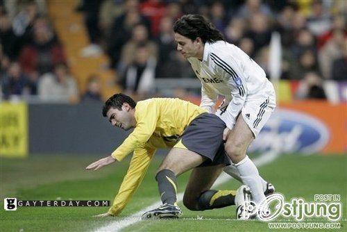 นักฟุตบอล ตุง!!! เสียวๆกันกลางสนาม O!O