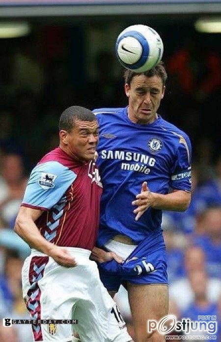 นักฟุตบอล ตุง!!! เสียวๆกันกลางสนาม O!O