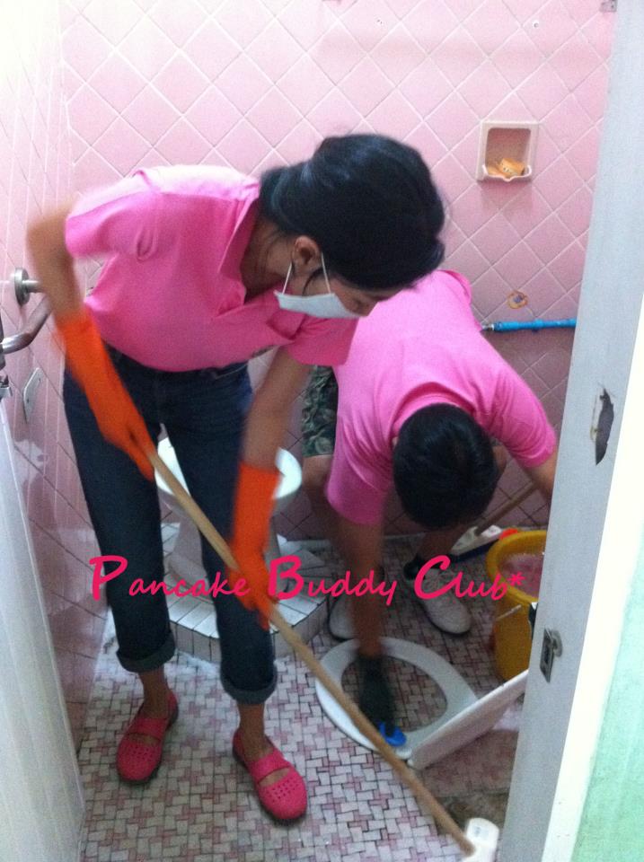 แพนเค้ก ล้างห้องน้ำวัดชนะสงคราม ฉันขอออกตัวแรงเลยนะ ว่า เธอ สวยและมีจิตใจดีงามมาก เห็นทุกงาน
