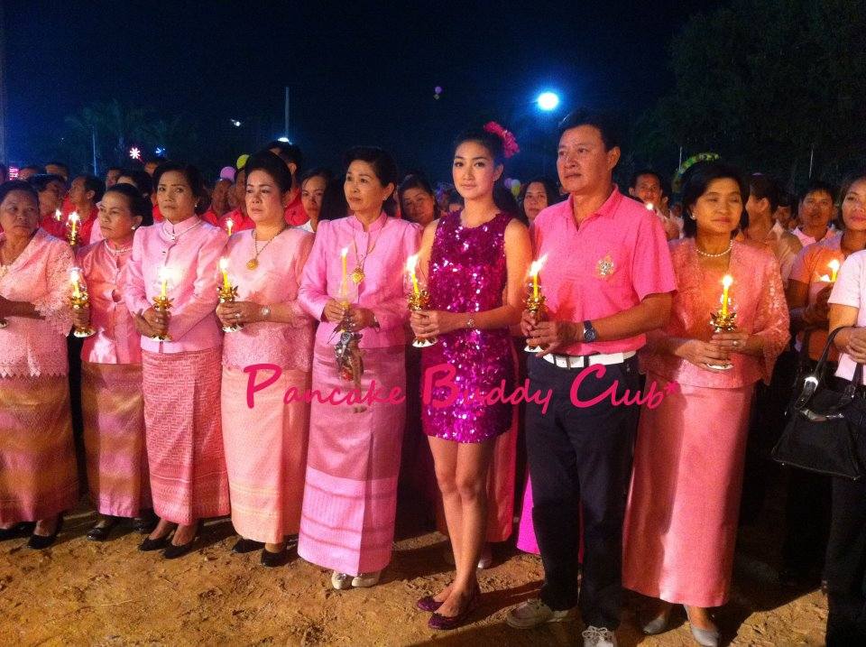 แพนเค้ก ล้างห้องน้ำวัดชนะสงคราม ฉันขอออกตัวแรงเลยนะ ว่า เธอ สวยและมีจิตใจดีงามมาก เห็นทุกงาน