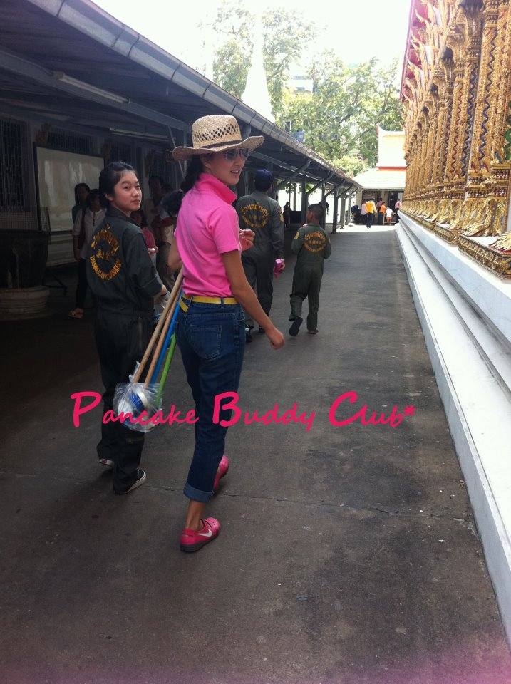 แพนเค้ก ล้างห้องน้ำวัดชนะสงคราม ฉันขอออกตัวแรงเลยนะ ว่า เธอ สวยและมีจิตใจดีงามมาก เห็นทุกงาน