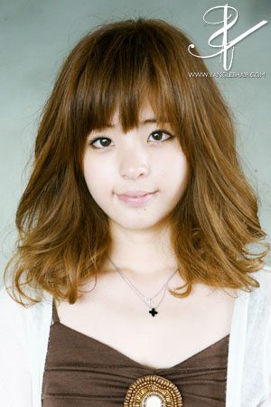 ผมลอนเซ็ทกระจายตัว