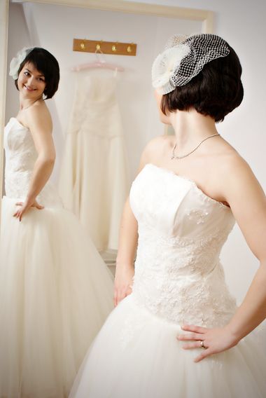 ติดกิ๊บดอกไม้ที่ท้ายทอย