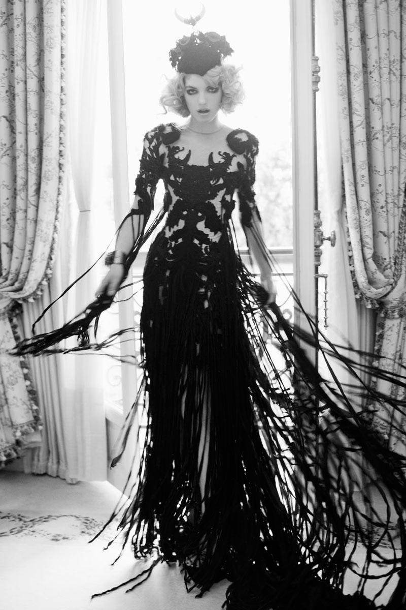 NAOMI PREIZLER @ L&rsquo;OFFICIEL PARIS DECEMBER 2011