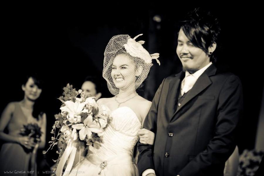 ภาพพิธีวิวาห์ของ คาเร็น คล่องตรวจโรค & แฟนหนุ่ม