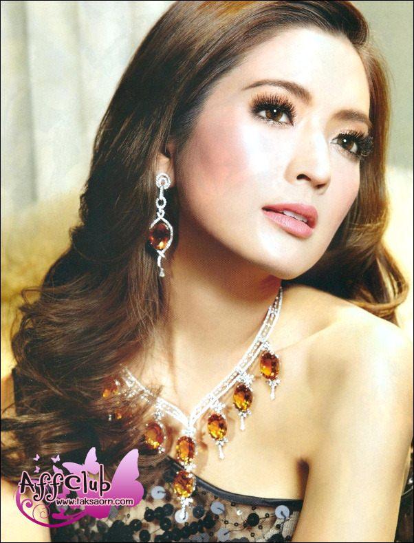 แอฟ ทักษอร @ ผู้หญิง vol. 1 no. 565 December 2011