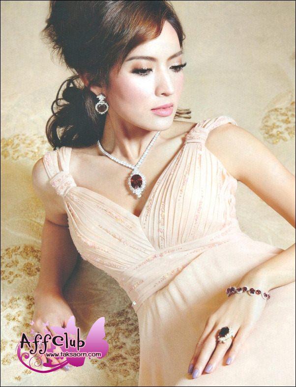 แอฟ ทักษอร @ ผู้หญิง vol. 1 no. 565 December 2011