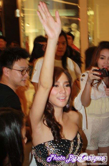 วันนี้ขอนำเสนอ Superstar ตัวเเม่ "อั้ม พัชราภา"!!!!!!!