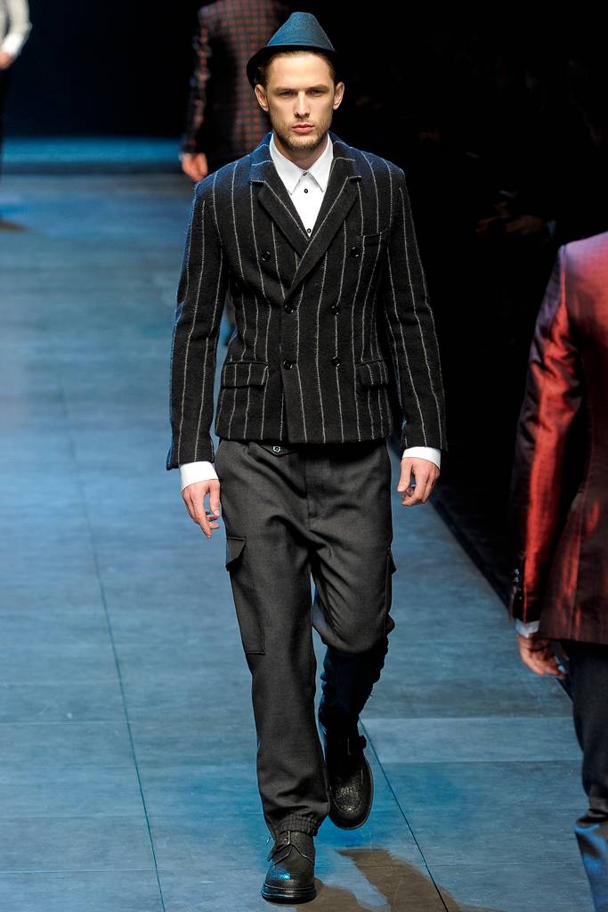 DOLCE & GABBANA  FALL WINTER 2011 RUNWAY