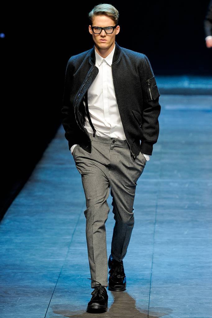 DOLCE & GABBANA  FALL WINTER 2011 RUNWAY