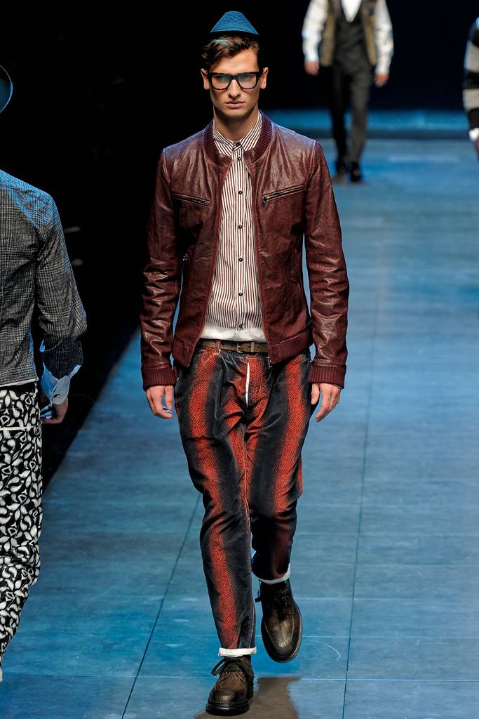 DOLCE & GABBANA  FALL WINTER 2011 RUNWAY
