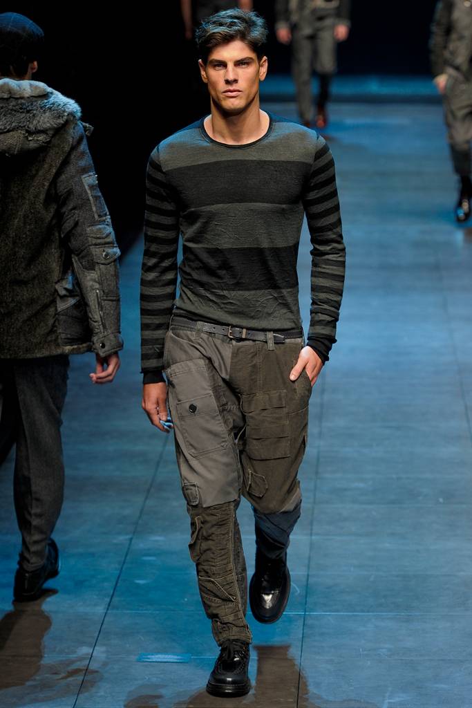 DOLCE & GABBANA  FALL WINTER 2011 RUNWAY