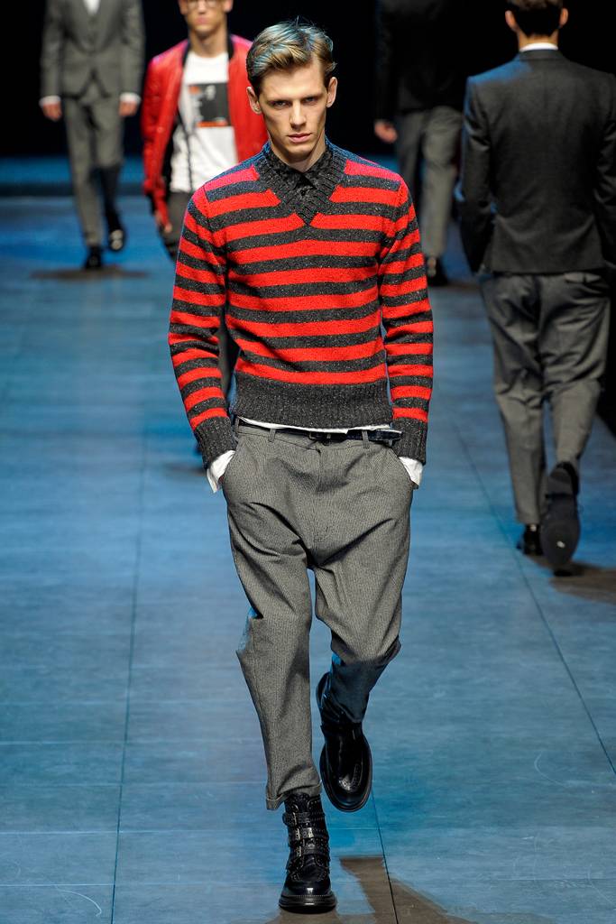 DOLCE & GABBANA  FALL WINTER 2011 RUNWAY