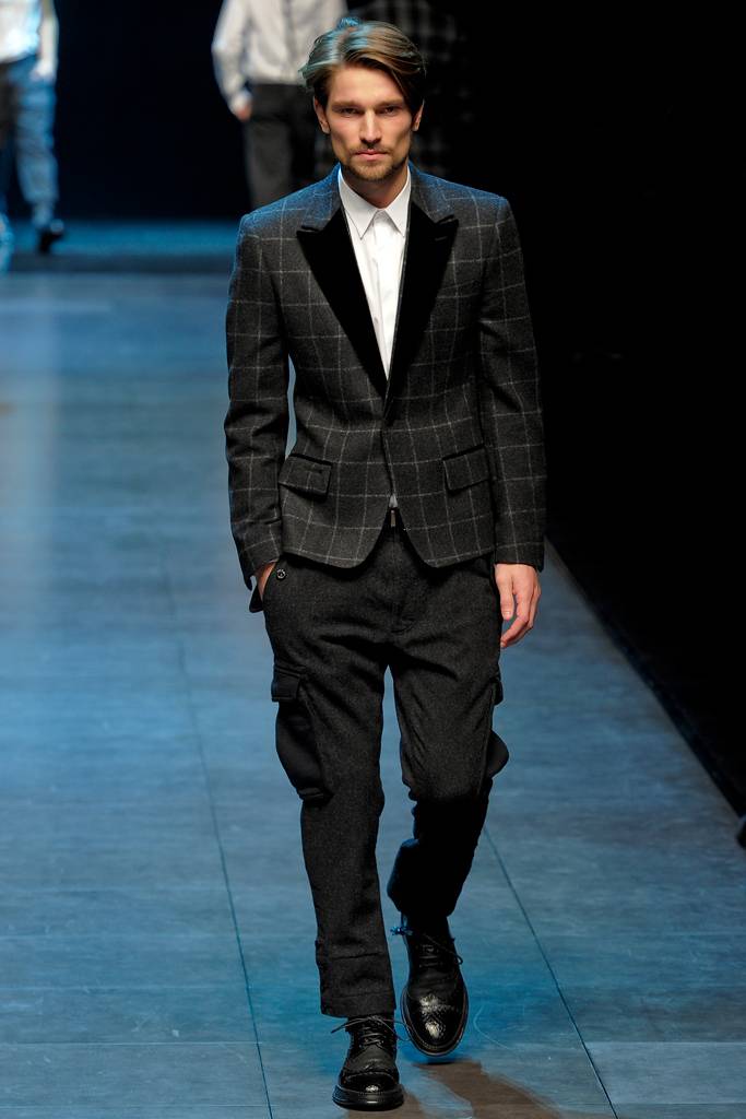 DOLCE & GABBANA  FALL WINTER 2011 RUNWAY