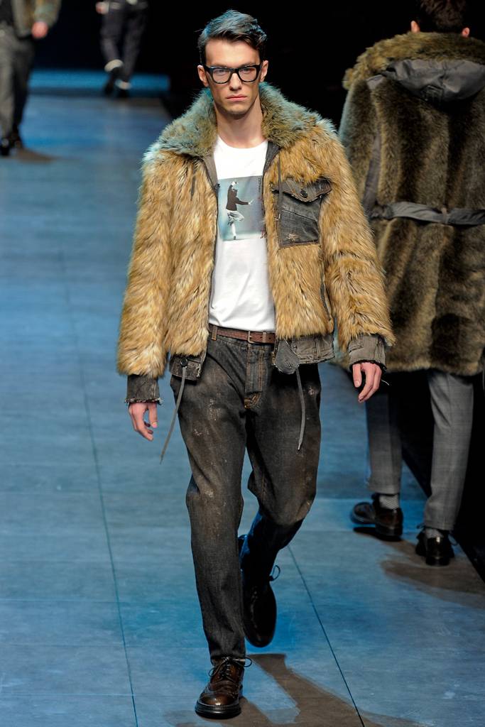 DOLCE & GABBANA  FALL WINTER 2011 RUNWAY
