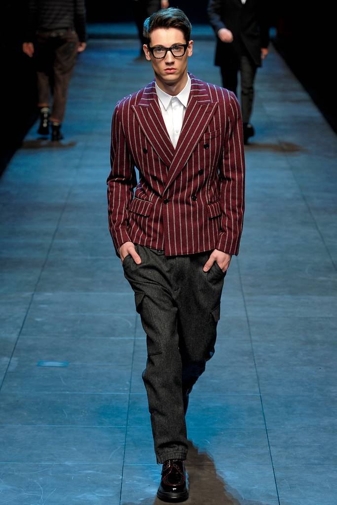 DOLCE & GABBANA  FALL WINTER 2011 RUNWAY