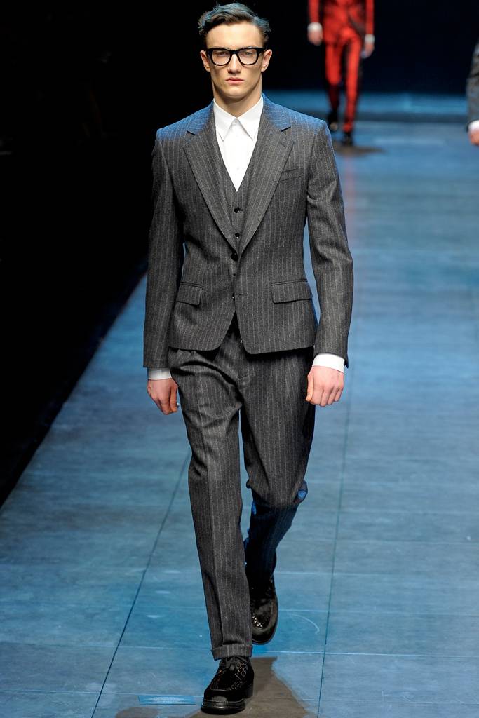 DOLCE & GABBANA  FALL WINTER 2011 RUNWAY