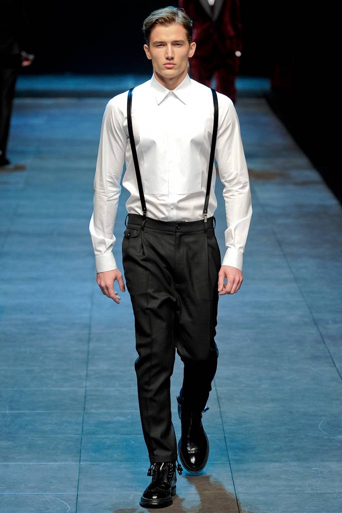 DOLCE & GABBANA  FALL WINTER 2011 RUNWAY