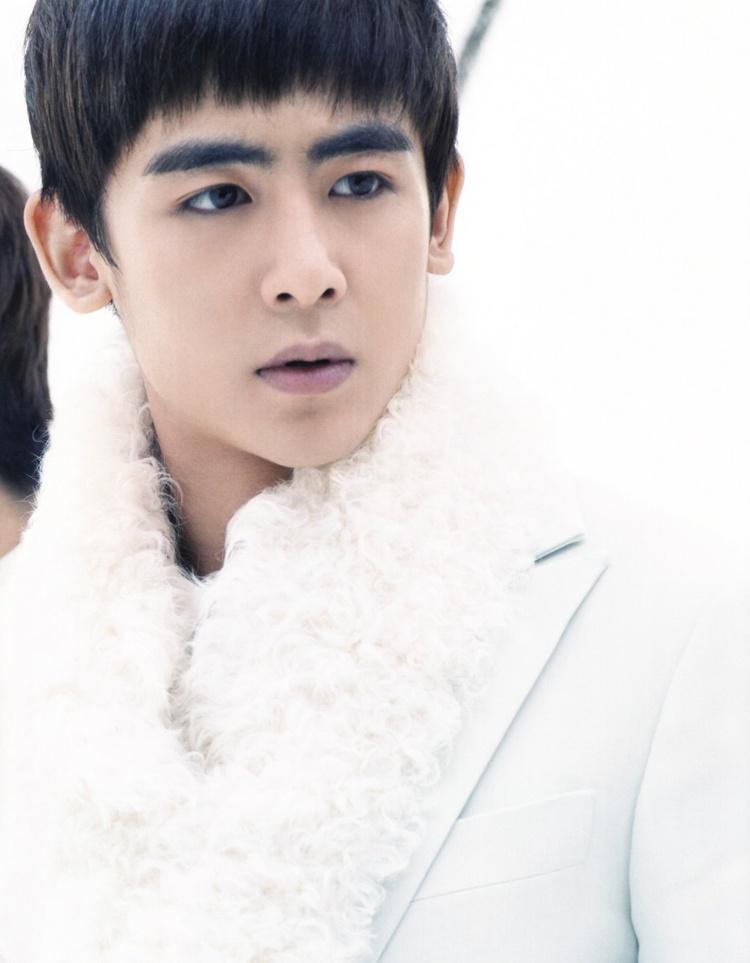 [SCANS] Nichkhun @ Photobook 2PM ARENA TOUR 2011