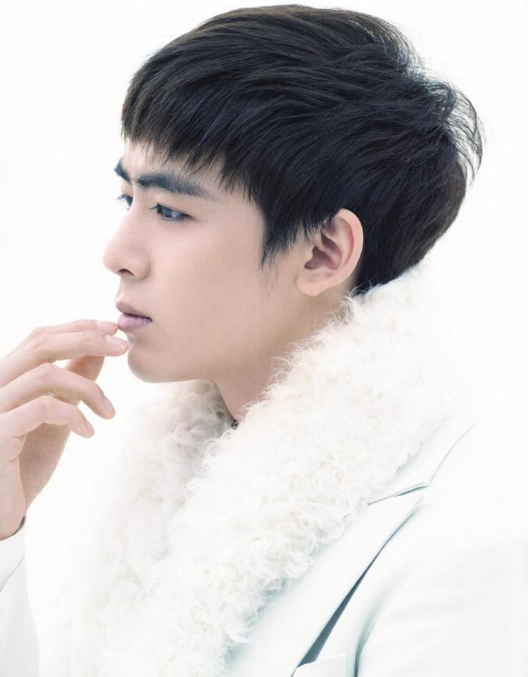 [SCANS] Nichkhun @ Photobook 2PM ARENA TOUR 2011