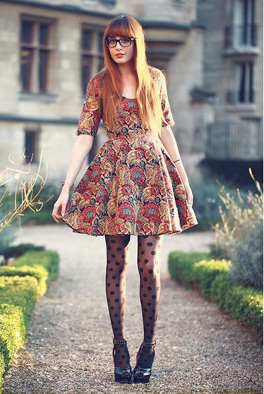 แฟชั่น สตรีทสไตล์สวย ๆ กับเลกกิ้งและถุงน่อง