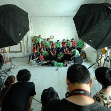 ภาพเบื้องหลังการถ่ายทำปฎิทินของเหล่าศิลปินใน Kamikaze New Year 2012 Collection