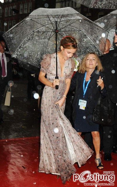 ฮือฮา!! " เอมม่า วัตสัน " คว้าผู้หญิงแต่งกายดีที่สุดของโลก