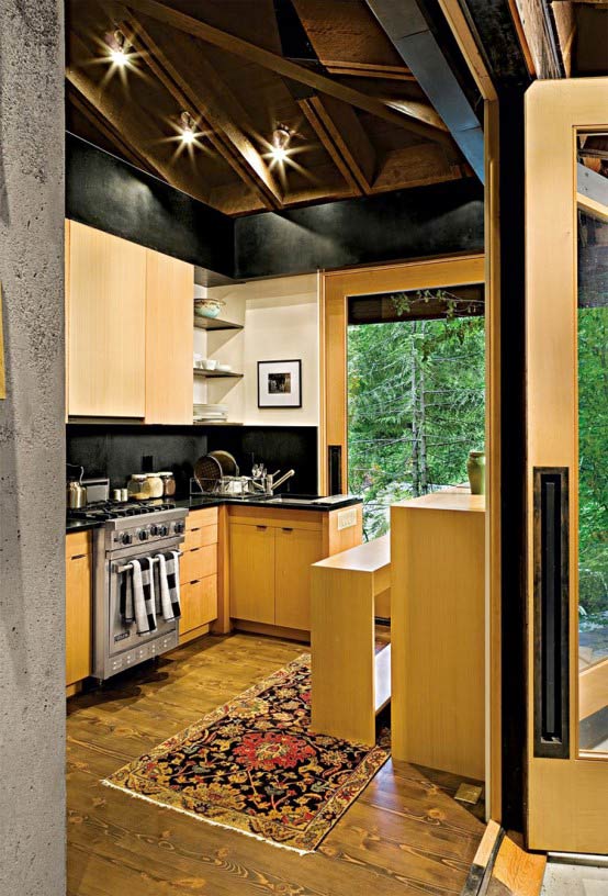 Compact River Cabin Design in Washington