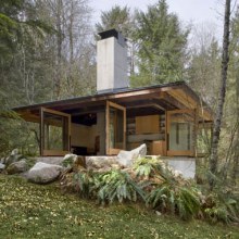 Compact River Cabin Design in Washington