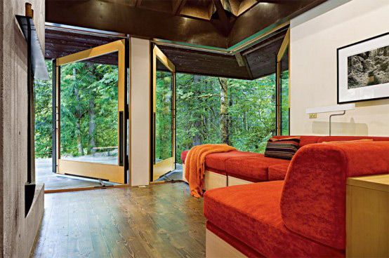 Compact River Cabin Design in Washington