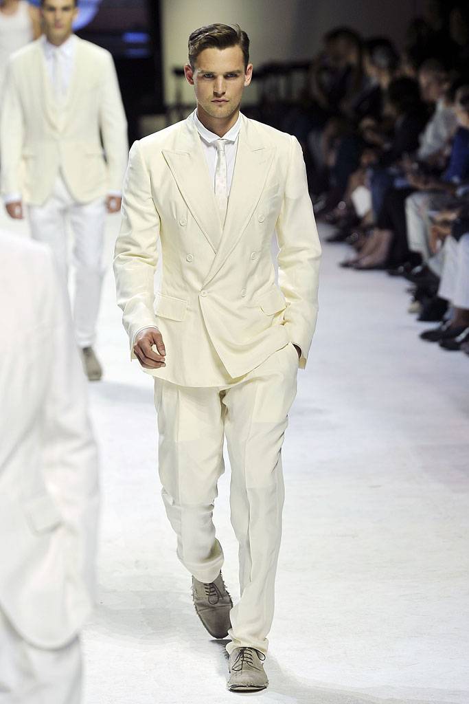 DOLCE & GABBANA SPRING SUMMER 2011 RUNWAY