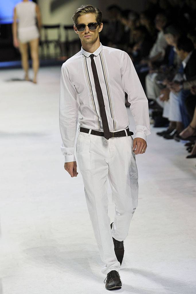 DOLCE & GABBANA SPRING SUMMER 2011 RUNWAY