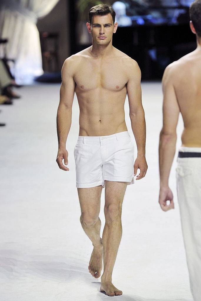 DOLCE & GABBANA SPRING SUMMER 2011 RUNWAY