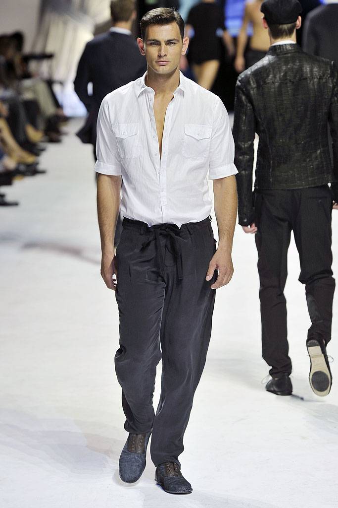 DOLCE & GABBANA SPRING SUMMER 2011 RUNWAY