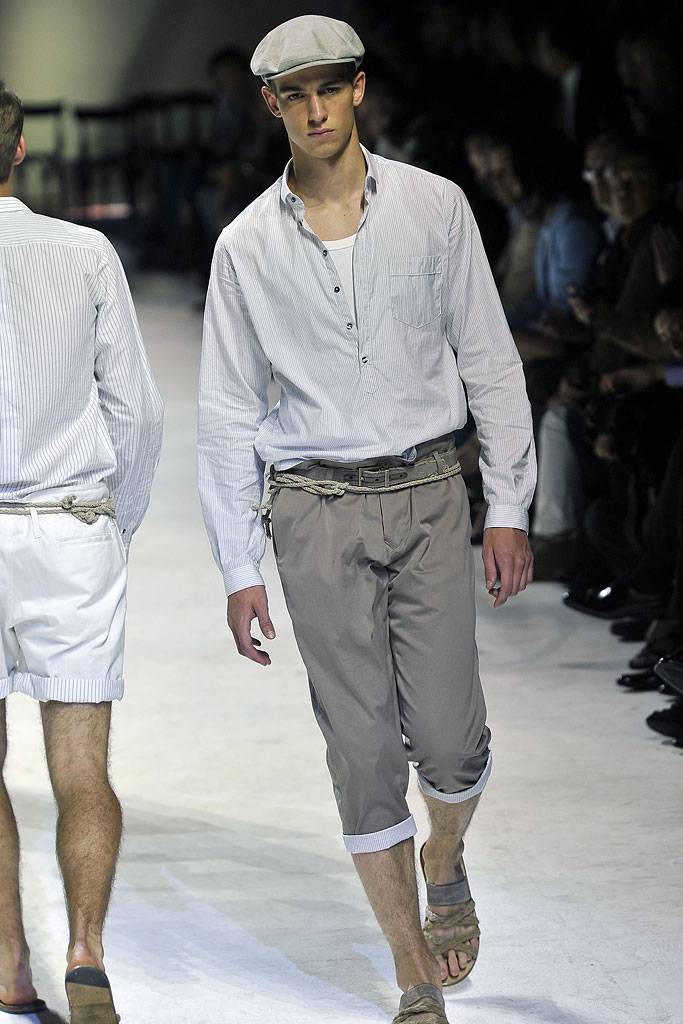 DOLCE & GABBANA SPRING SUMMER 2011 RUNWAY