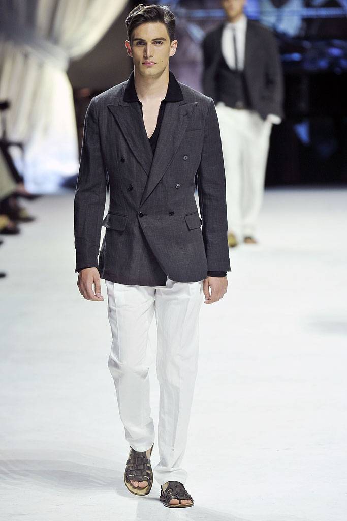 DOLCE & GABBANA SPRING SUMMER 2011 RUNWAY