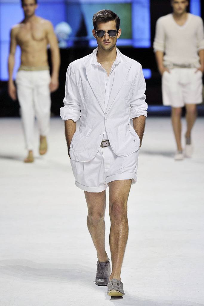 DOLCE & GABBANA SPRING SUMMER 2011 RUNWAY