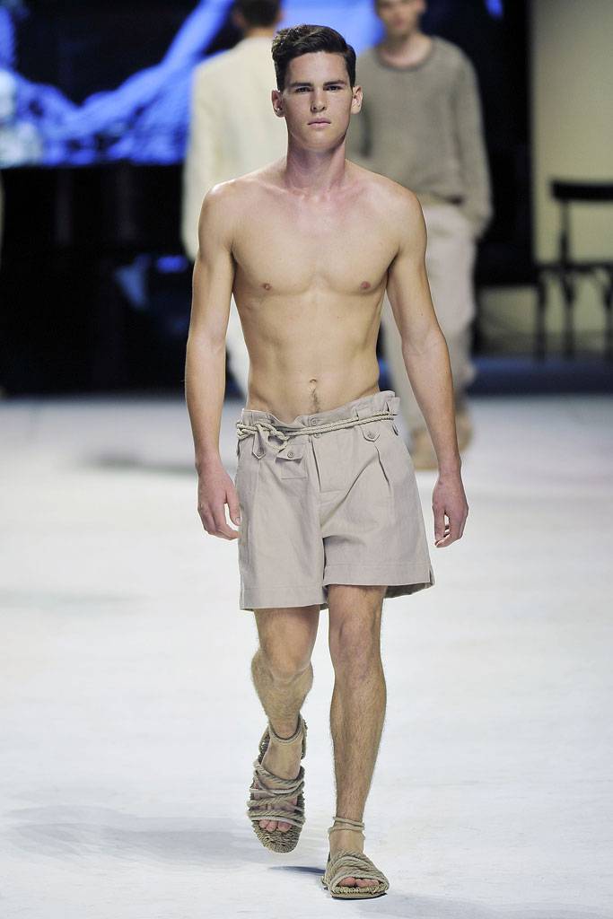 DOLCE & GABBANA SPRING SUMMER 2011 RUNWAY