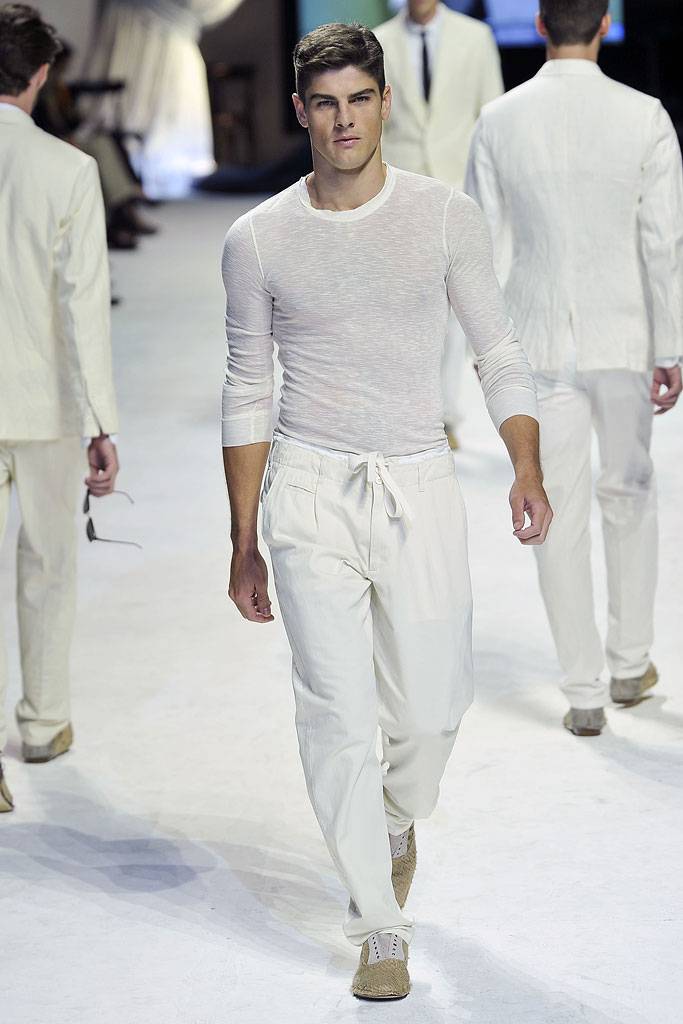 DOLCE & GABBANA SPRING SUMMER 2011 RUNWAY