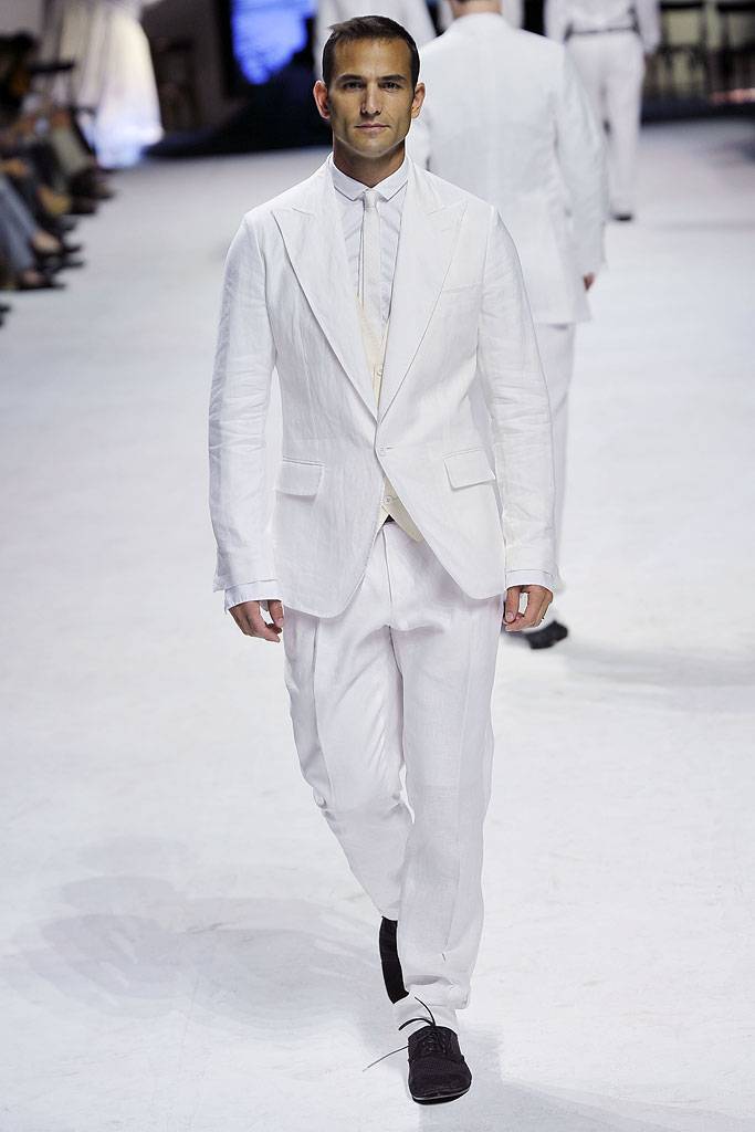 DOLCE & GABBANA SPRING SUMMER 2011 RUNWAY