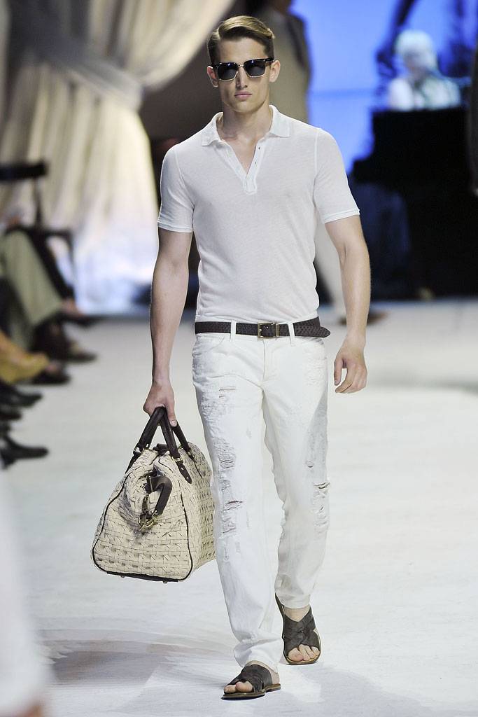 DOLCE & GABBANA SPRING SUMMER 2011 RUNWAY