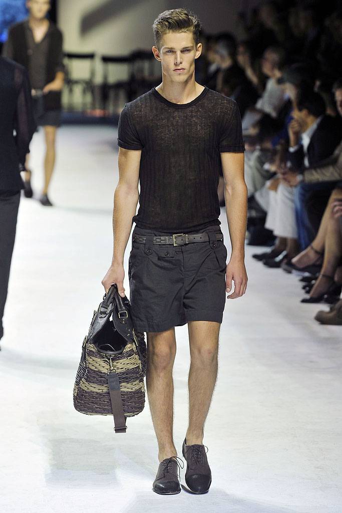 DOLCE & GABBANA SPRING SUMMER 2011 RUNWAY