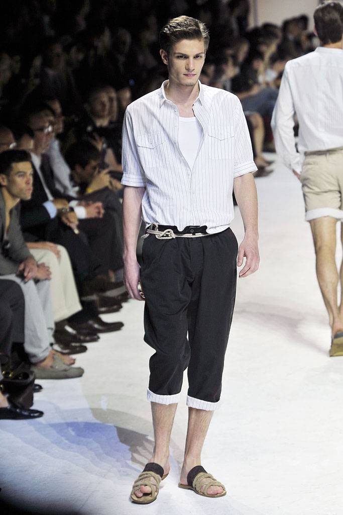 DOLCE & GABBANA SPRING SUMMER 2011 RUNWAY