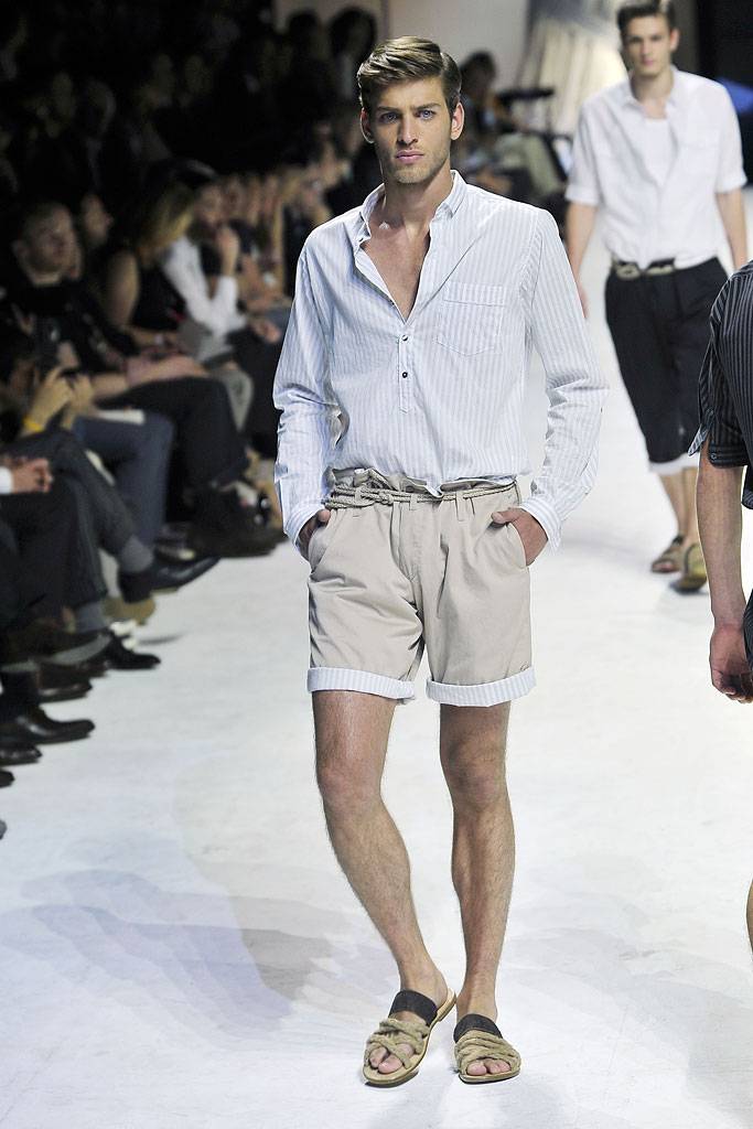 DOLCE & GABBANA SPRING SUMMER 2011 RUNWAY