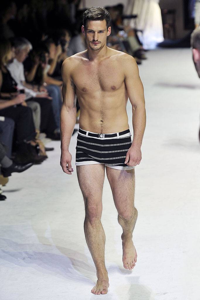 DOLCE & GABBANA SPRING SUMMER 2011 RUNWAY